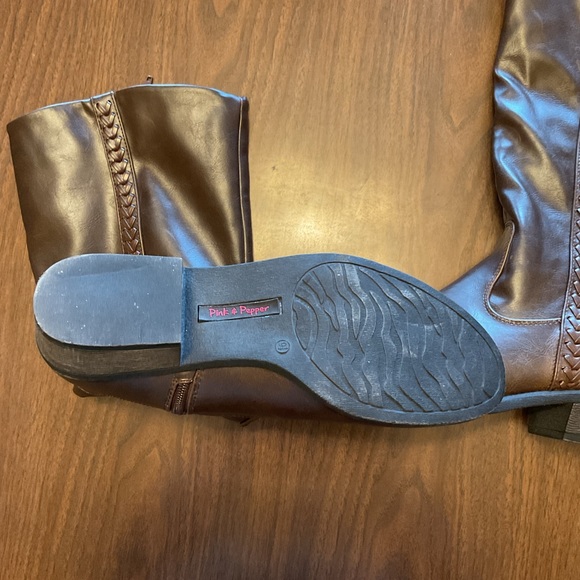 Brown wide calf dress boot with braid trim size 9.5.  Only worn twice - Picture 11 of 14